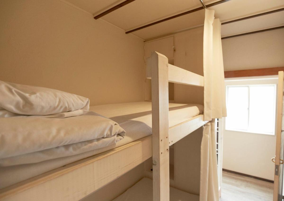 328 Hostel & Lounge