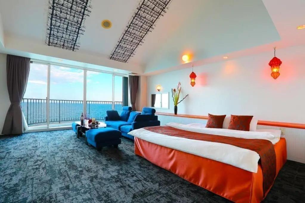 HOTEL CALM - Couple's Hotel