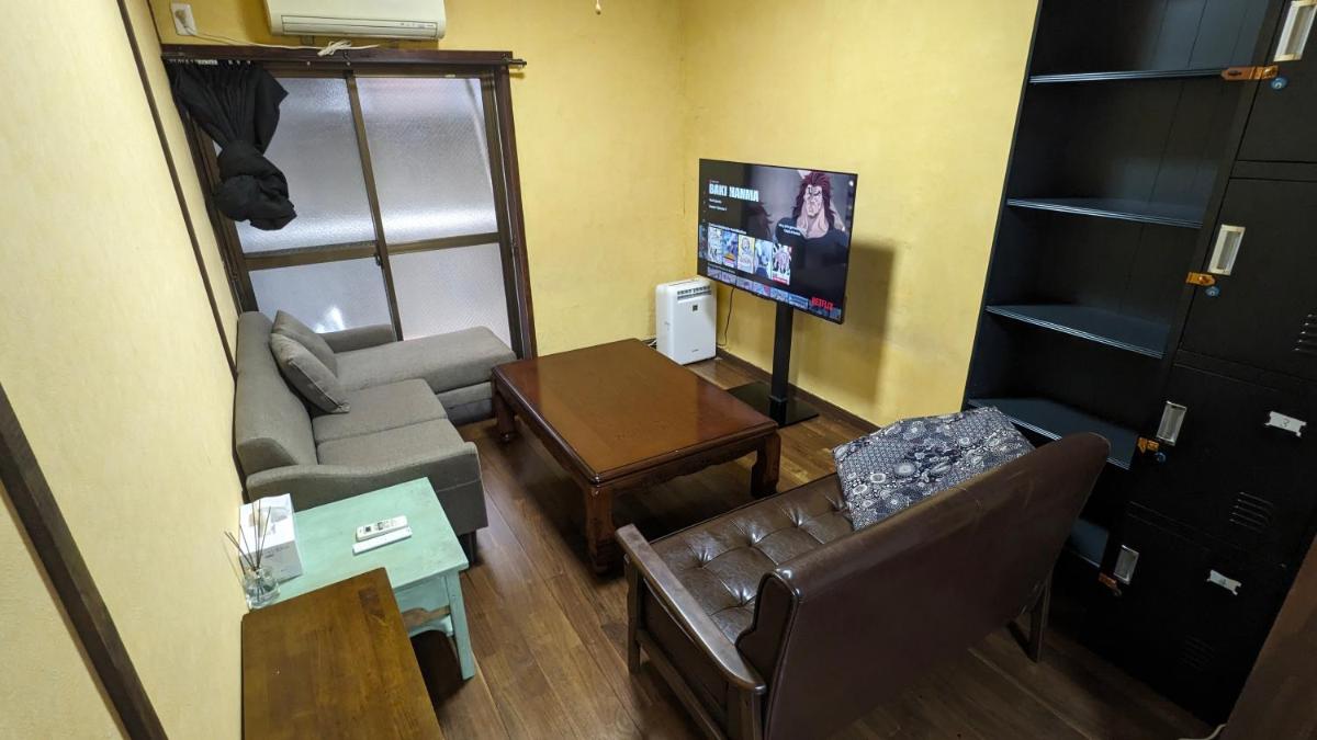 Hostel Blue Door ホステル ブルードア