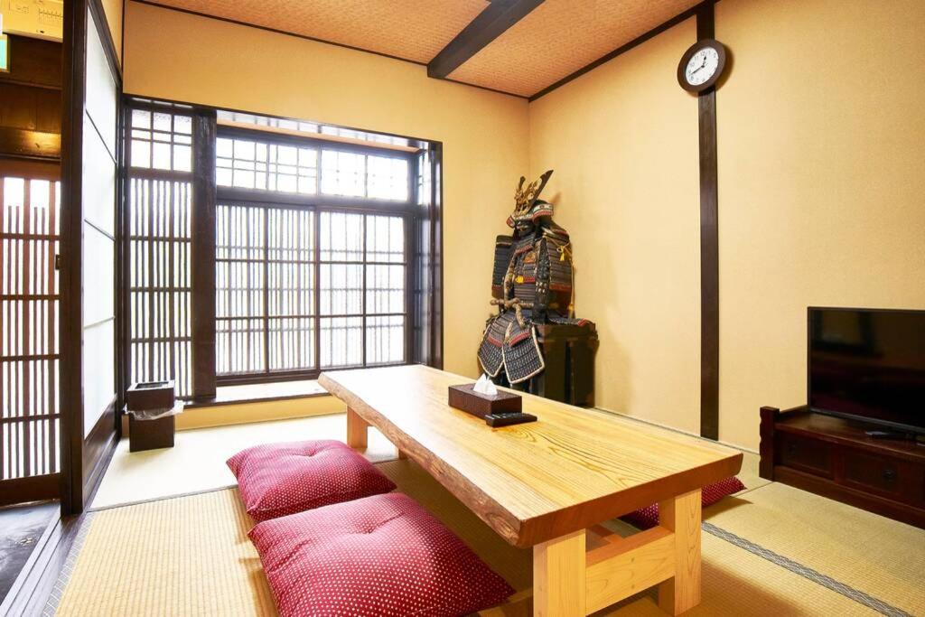 大宮猪熊南一軒家