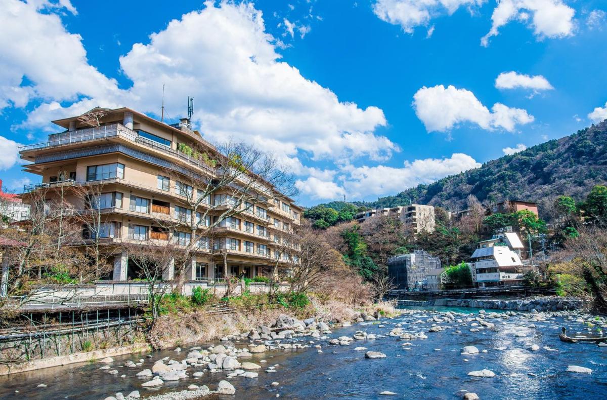 箱根湯本温泉　ホテル河鹿荘