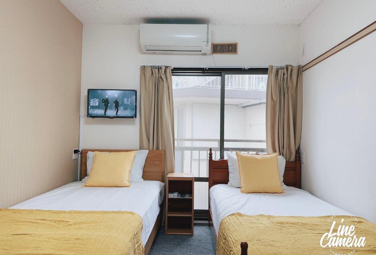 Momo palace