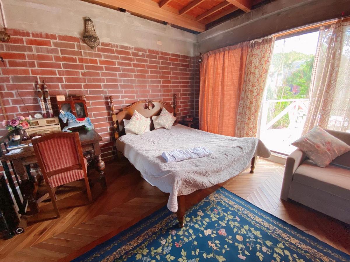猫とピアノと星空のリゾートブティックコテージ - Starry Forest Cottage Okinawa -