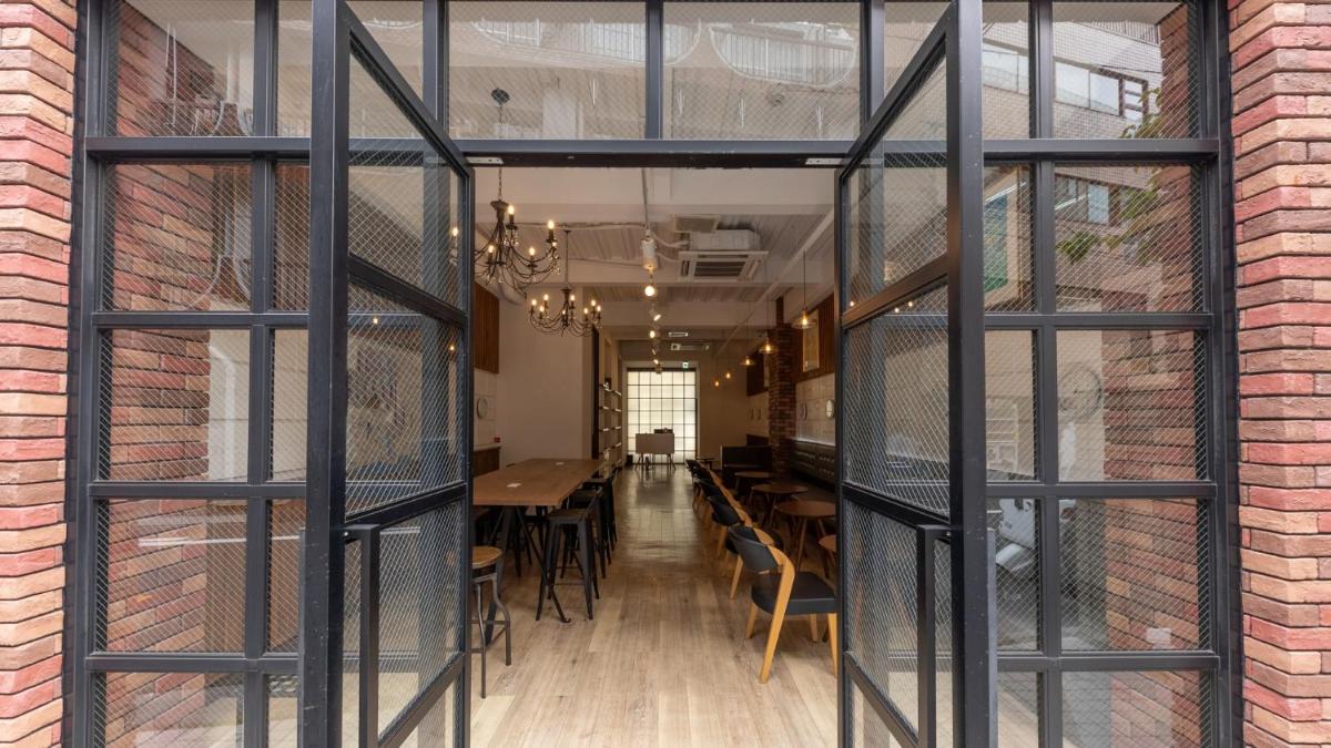 Hiromas Hostel in Ueno