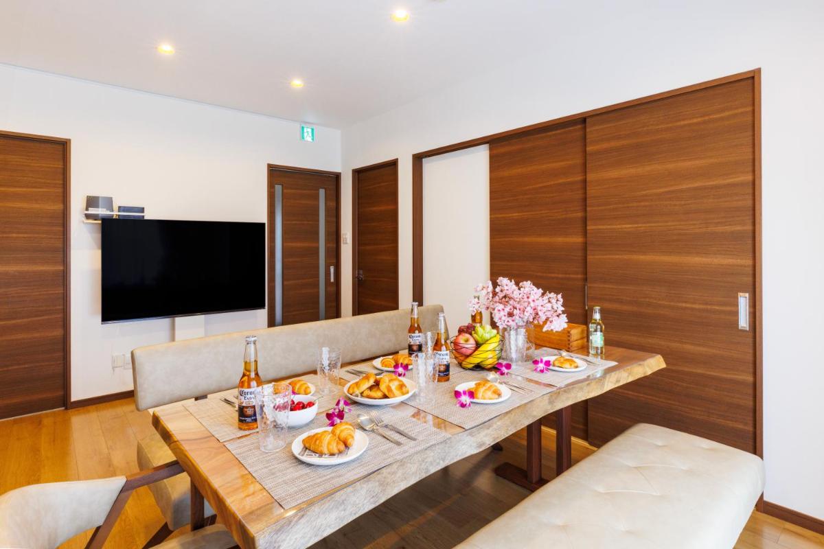 Tsubaki house