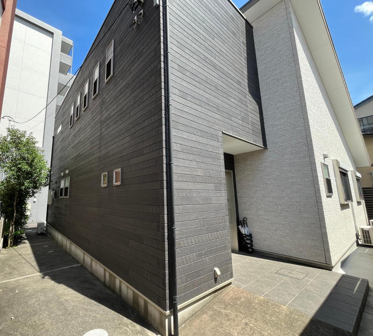 U&T House